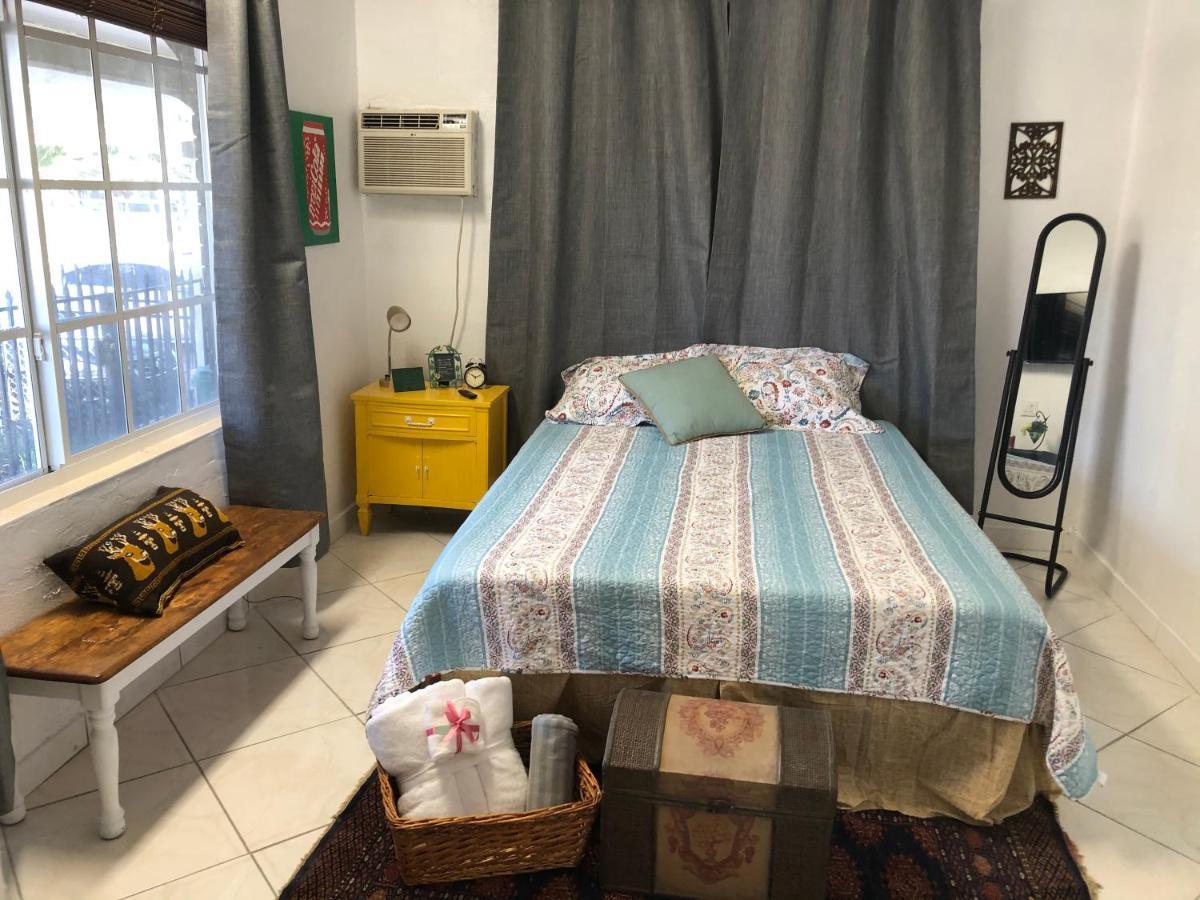 Private Room In The Heart Of Calle Ocho Miami Exteriör bild