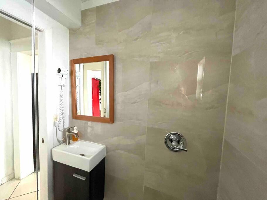 Private Room In The Heart Of Calle Ocho Miami Exteriör bild