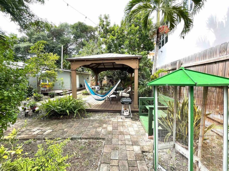 Private Room In The Heart Of Calle Ocho Miami Exteriör bild